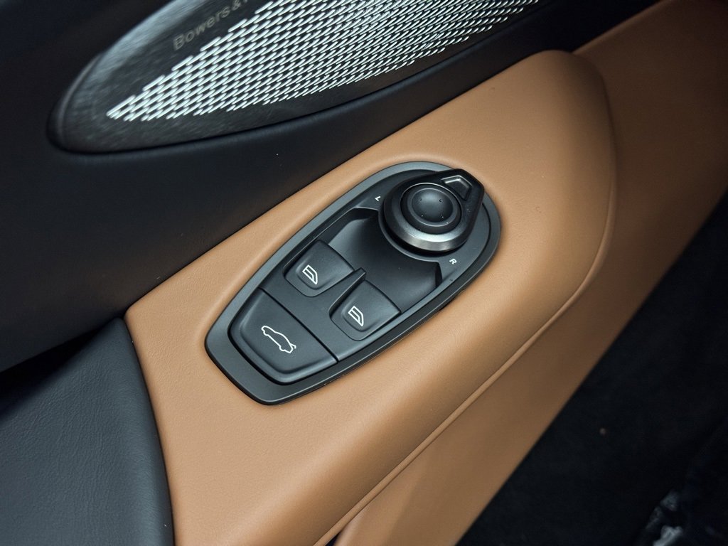 New 2026 Aston Martin V8 Vantage Roadster image 15