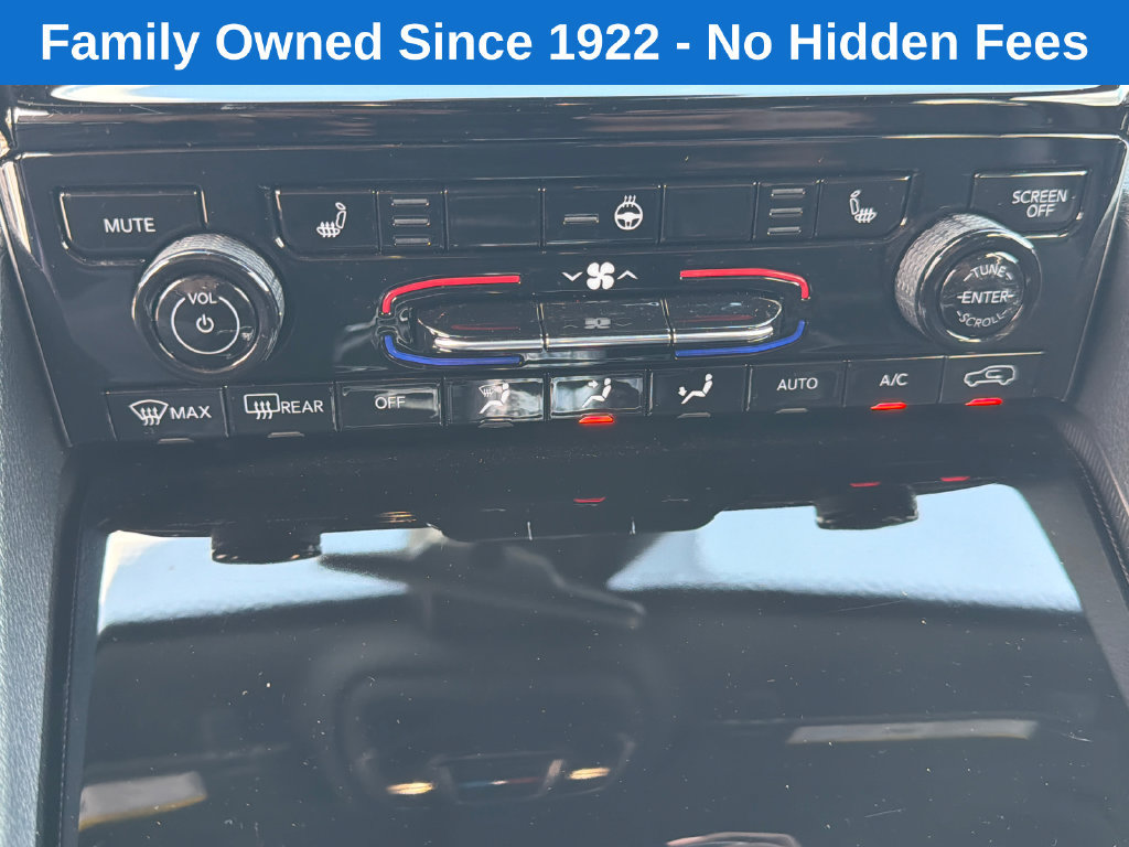 Used 2025 Jeep Grand Cherokee Altitude AWD/4WD image 31