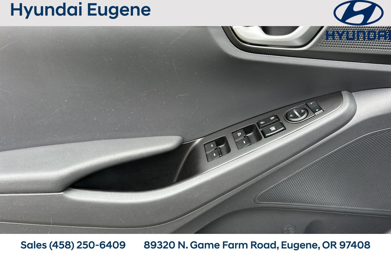 Used 2019 Hyundai Ioniq Plug-In Hybrid FWD image 12