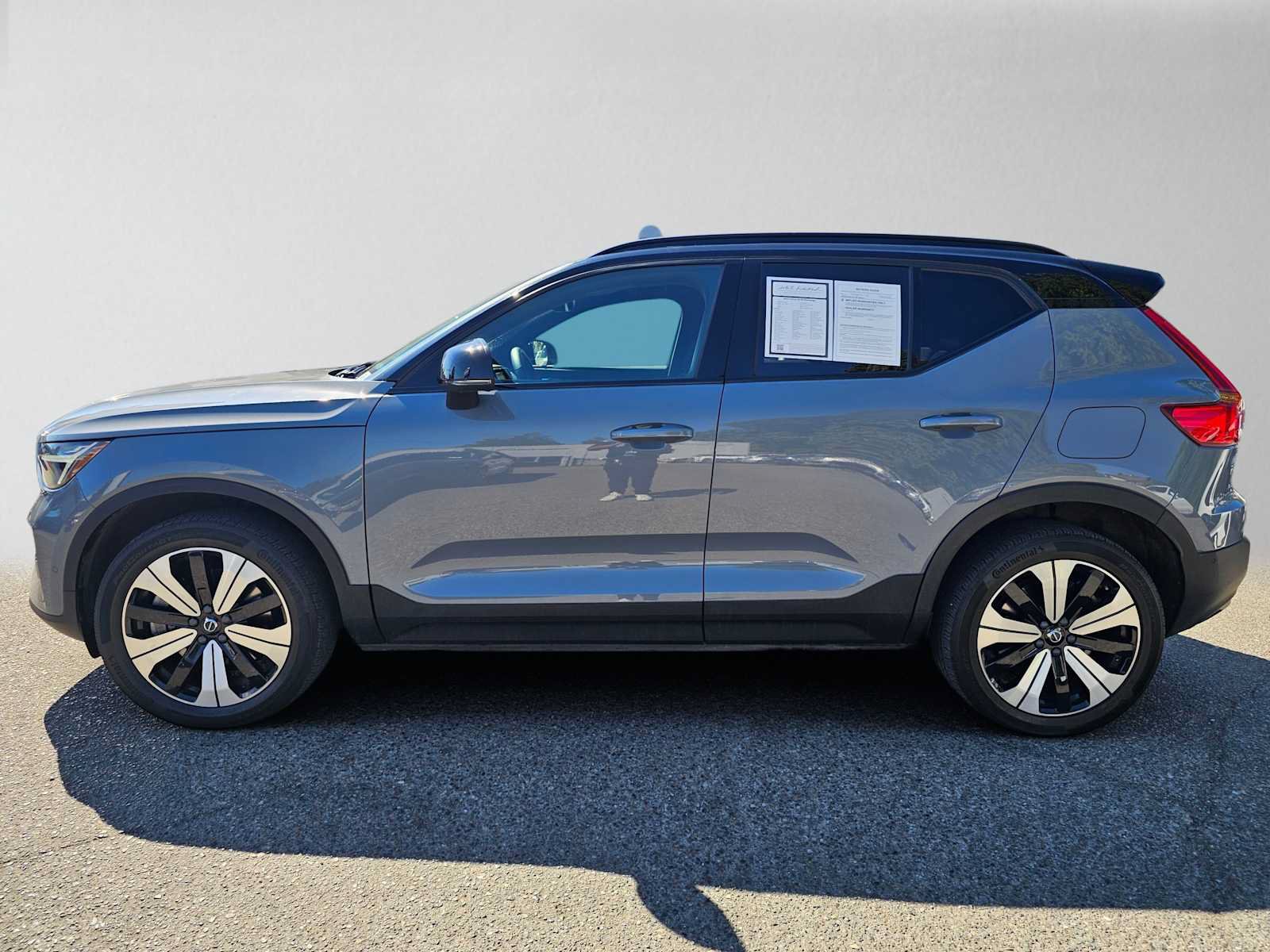 Used 2023 Volvo XC40 Recharge Plus w/ Protection Package Premier AWD/4WD image 6