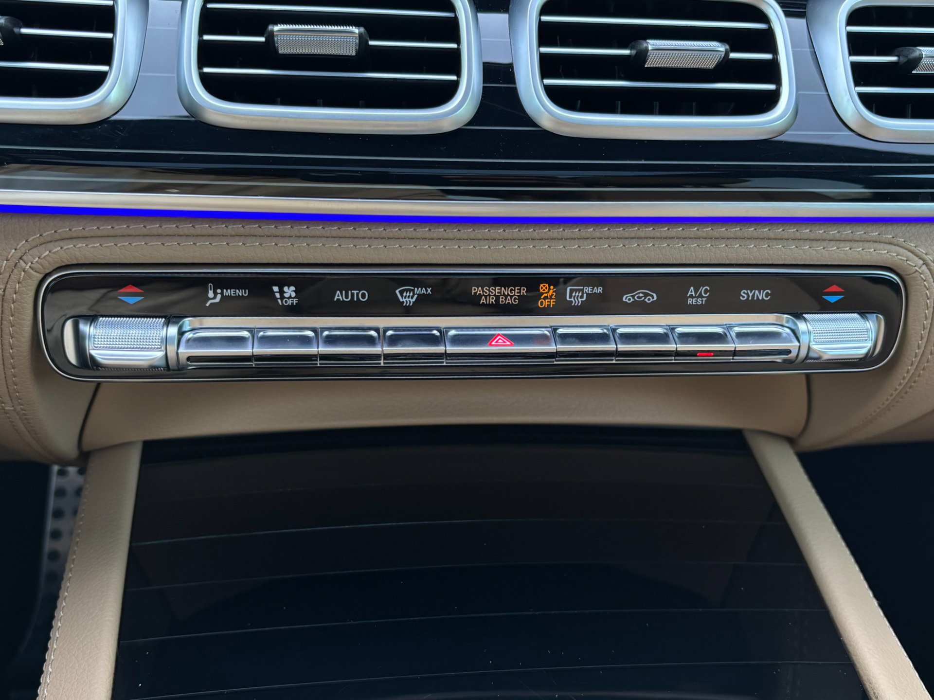 Used 2024 Mercedes-Benz GLS 580 4MATIC image 46