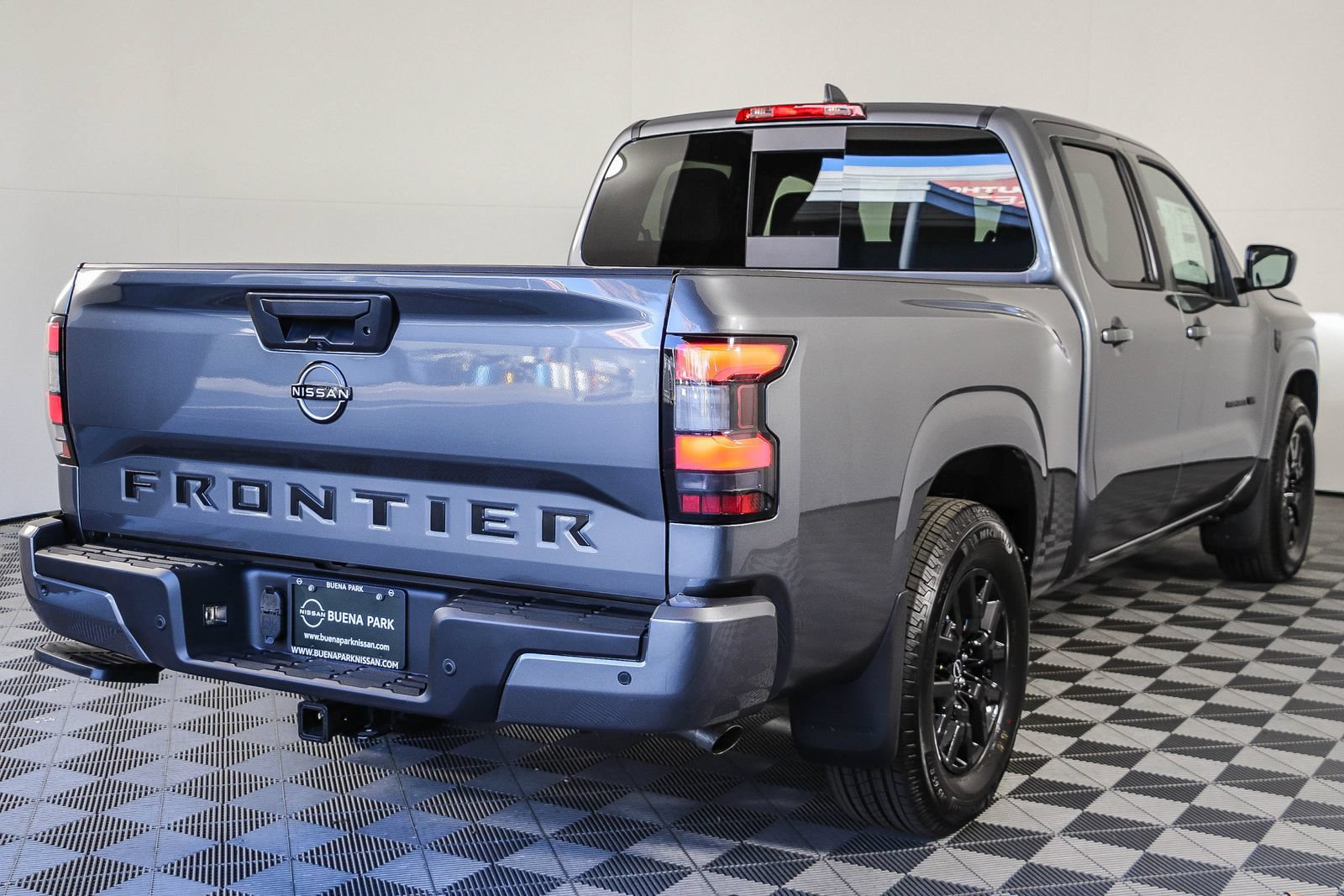 New 2027 Nissan Frontier SV w/ Tow Package RWD image 8