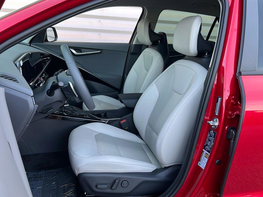 New 2025 Kia Niro EX image 11