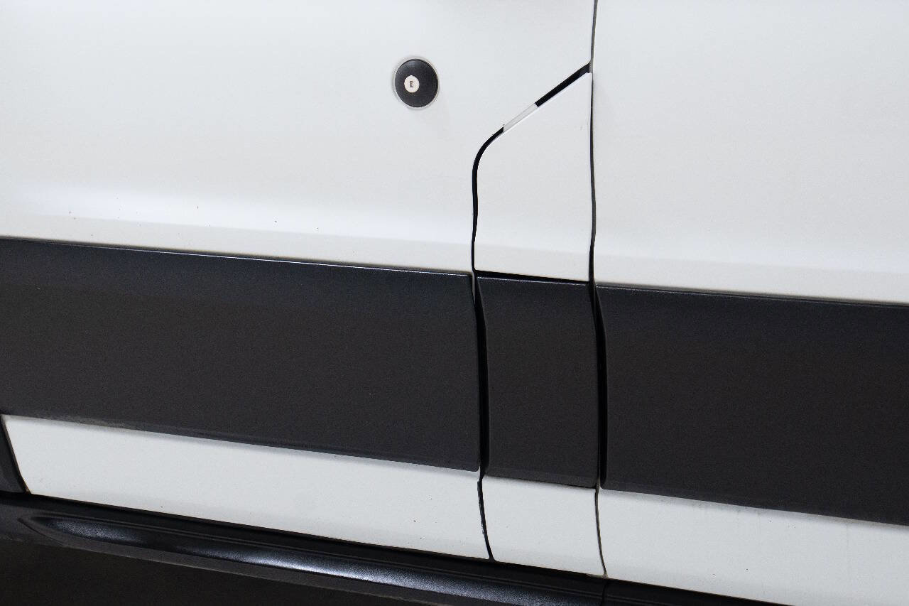 Used 2020 Ford Transit 250 250 3dr SWB Medium Roof Cargo image 18