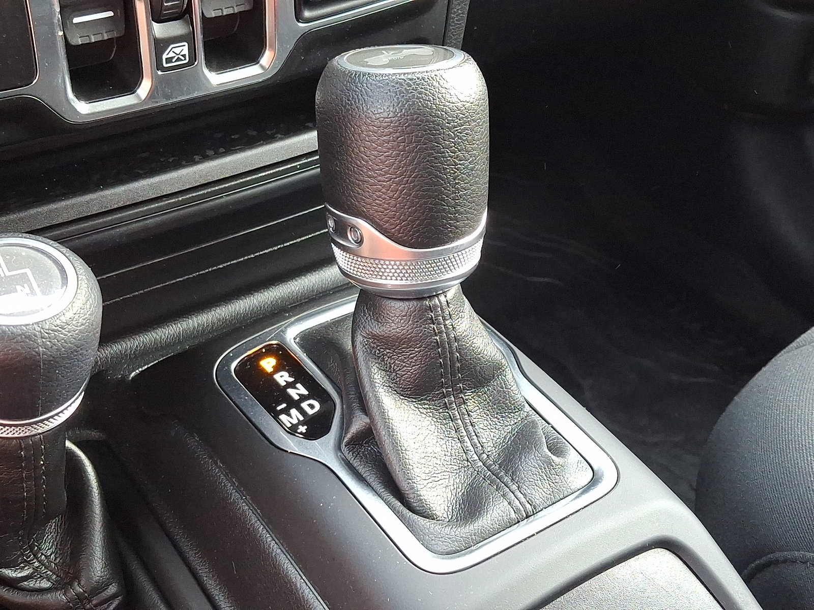 Certified 2022 Jeep Wrangler Unlimited Sport AWD/4WD image 14