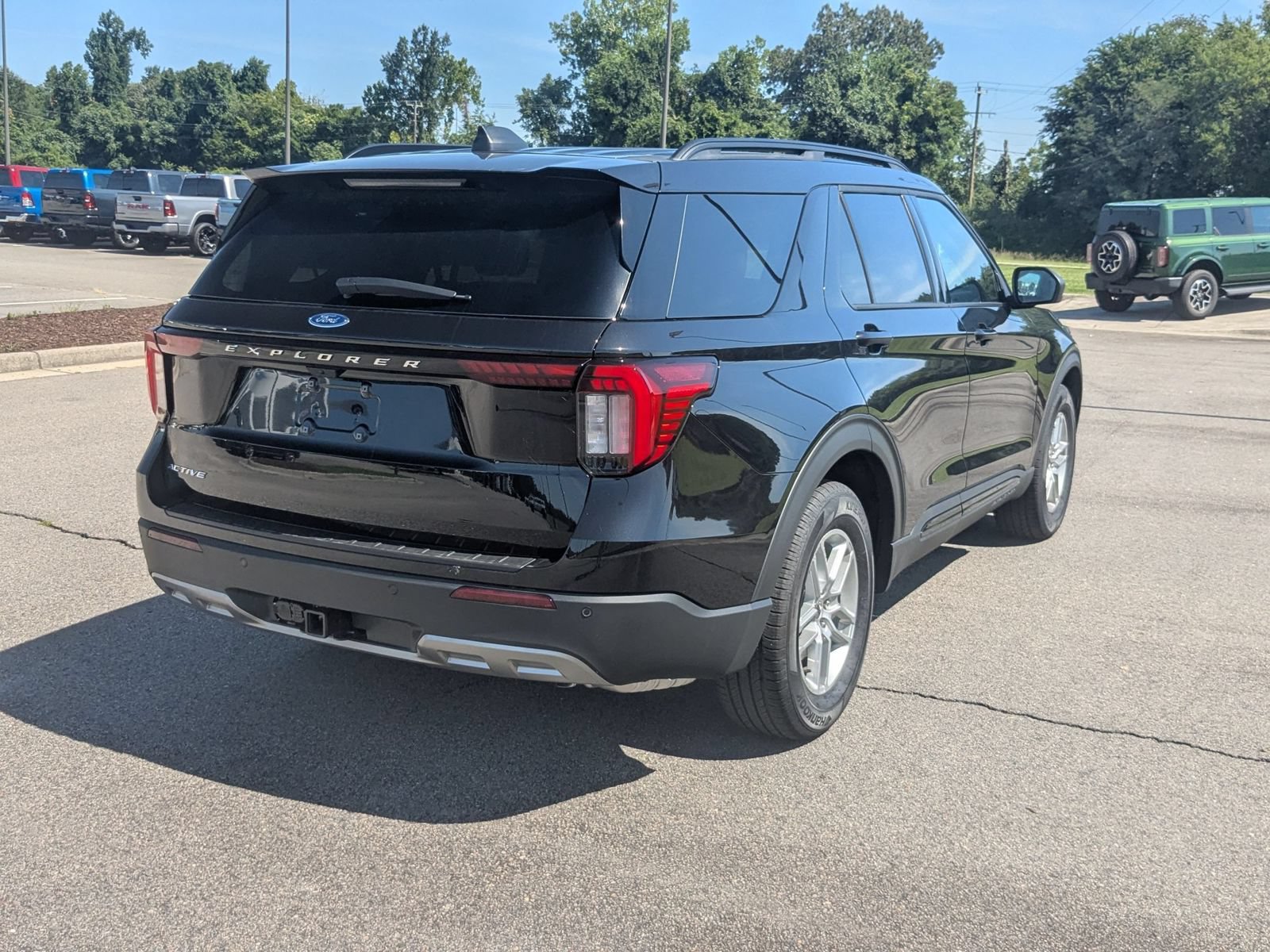 New 2026 Ford Explorer Active w/ Active Comfort Package RWD image 3
