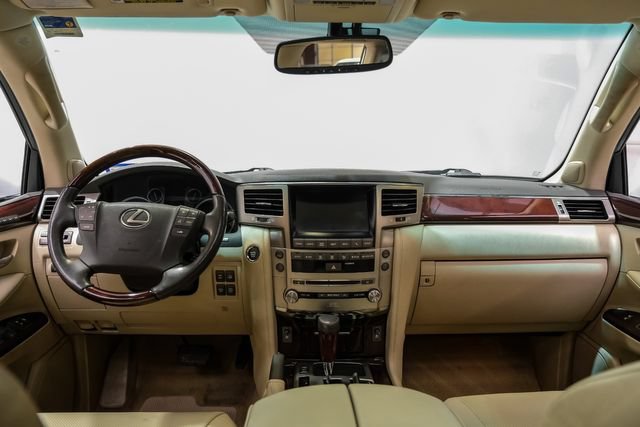 Used 2014 Lexus LX 570 4WD image 18