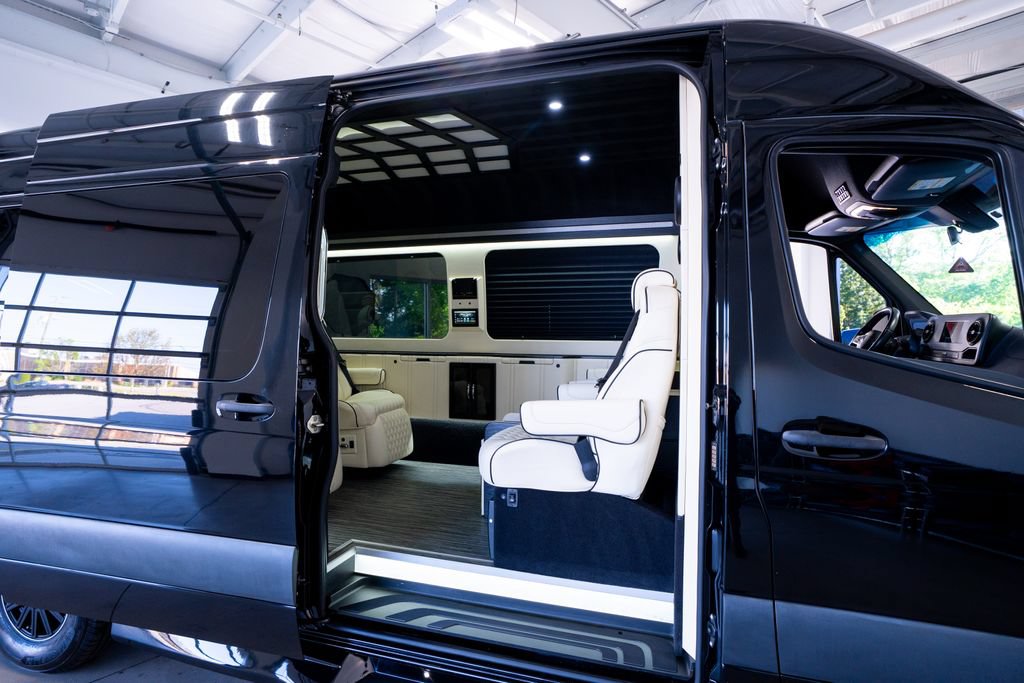 Used 2019 Mercedes-Benz Sprinter 170 image 34