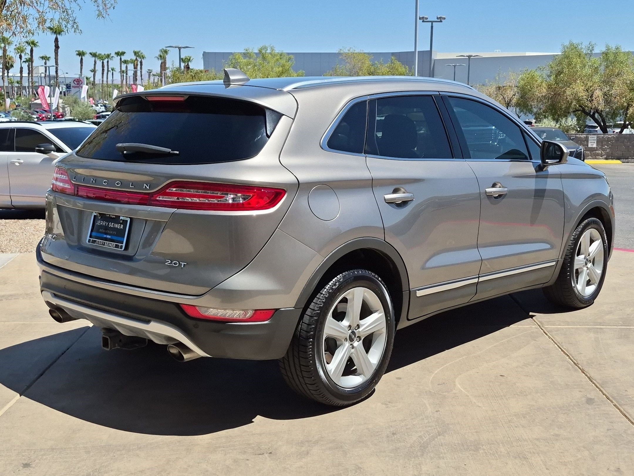 Used 2017 Lincoln MKC Premiere FWD image 5