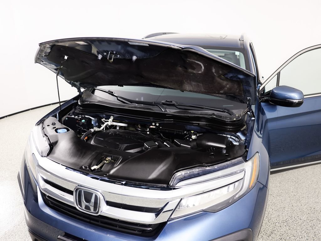 Used 2021 Honda Pilot Touring image 11
