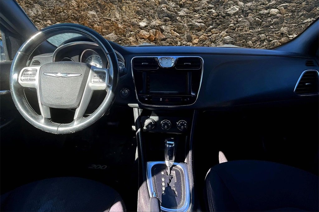 Used 2014 Chrysler 200 Touring image 11