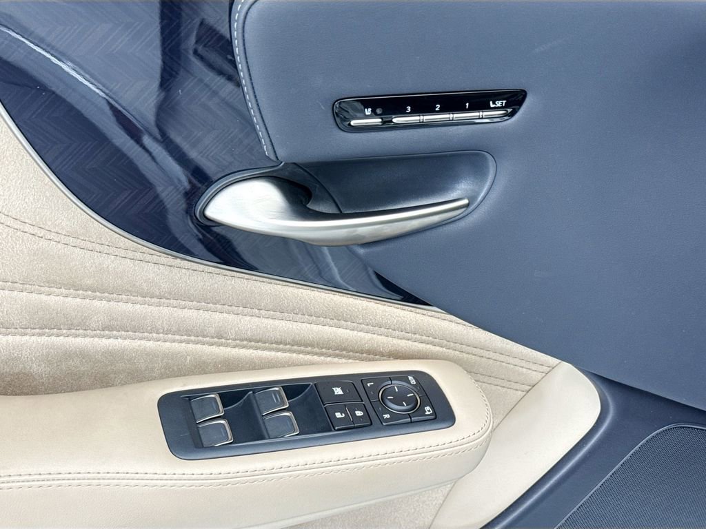 Used 2024 Lexus LS 500 w/ Interior Upgrade Package image 21