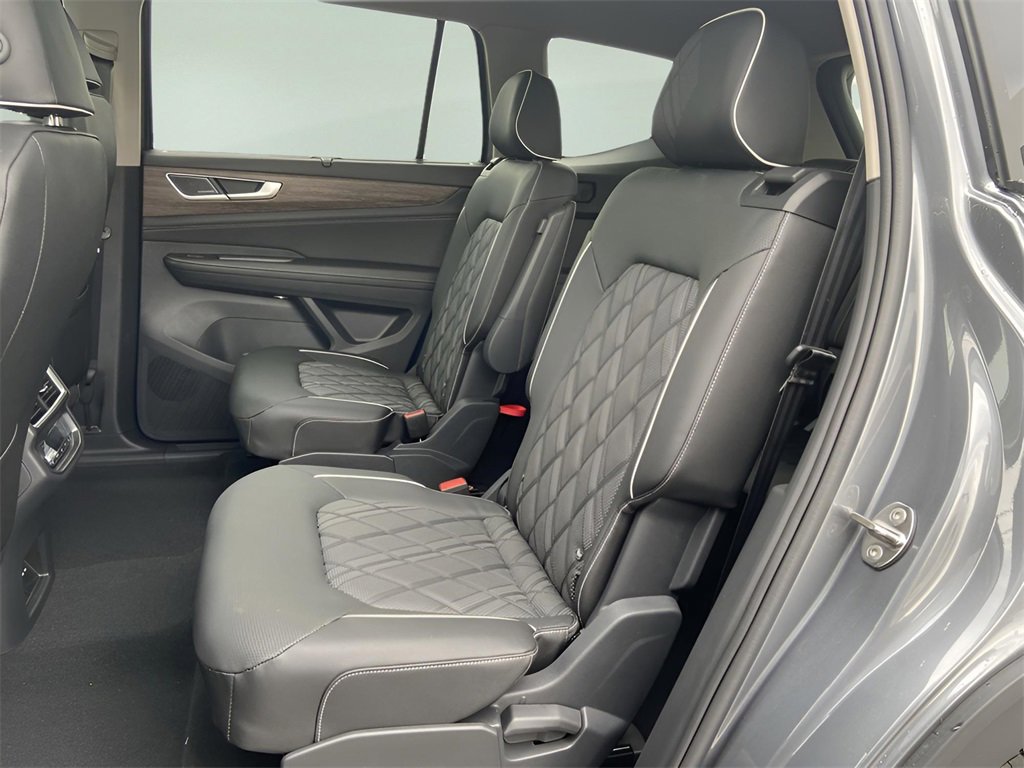 New 2025 Volkswagen Atlas SEL Premium R-Line image 7