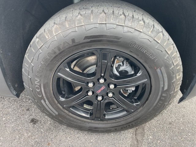 Used 2023 GMC Acadia AT4 w/ Technology Package image 14