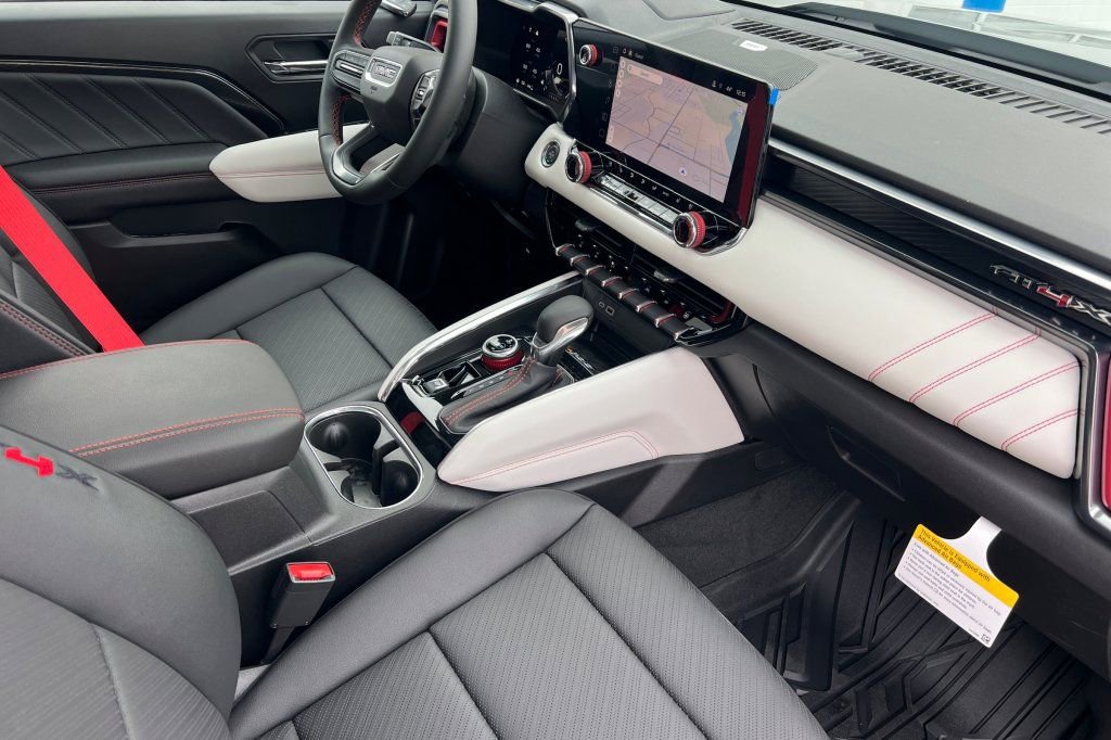 New 2026 GMC Canyon AT4X w/ AT4X AEV Edition AWD/4WD image 12