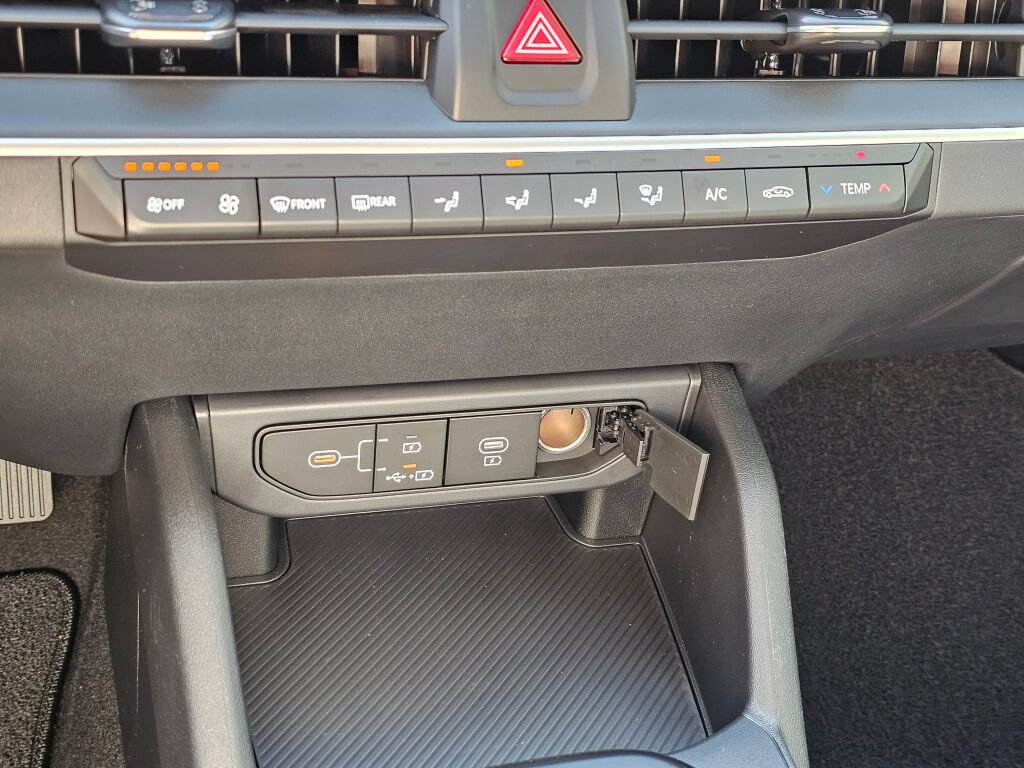 New 2026 Kia K4 FWD image 14