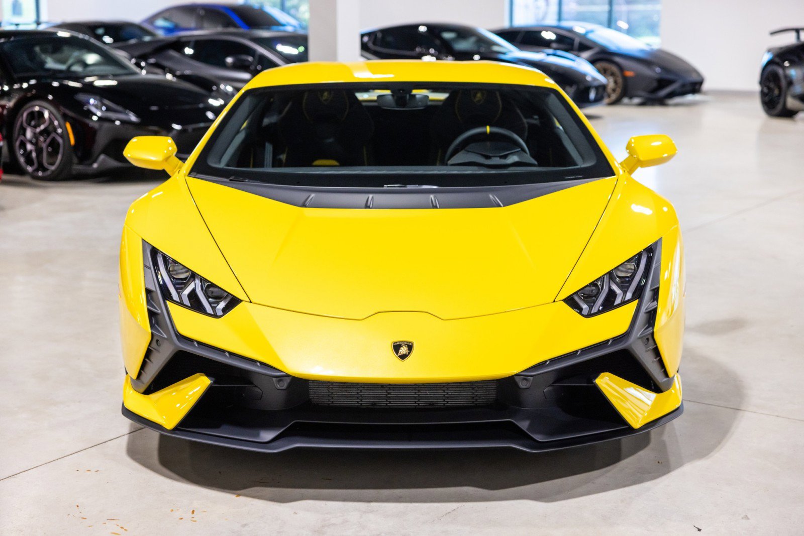 Used 2023 Lamborghini Huracan Tecnica RWD image 11