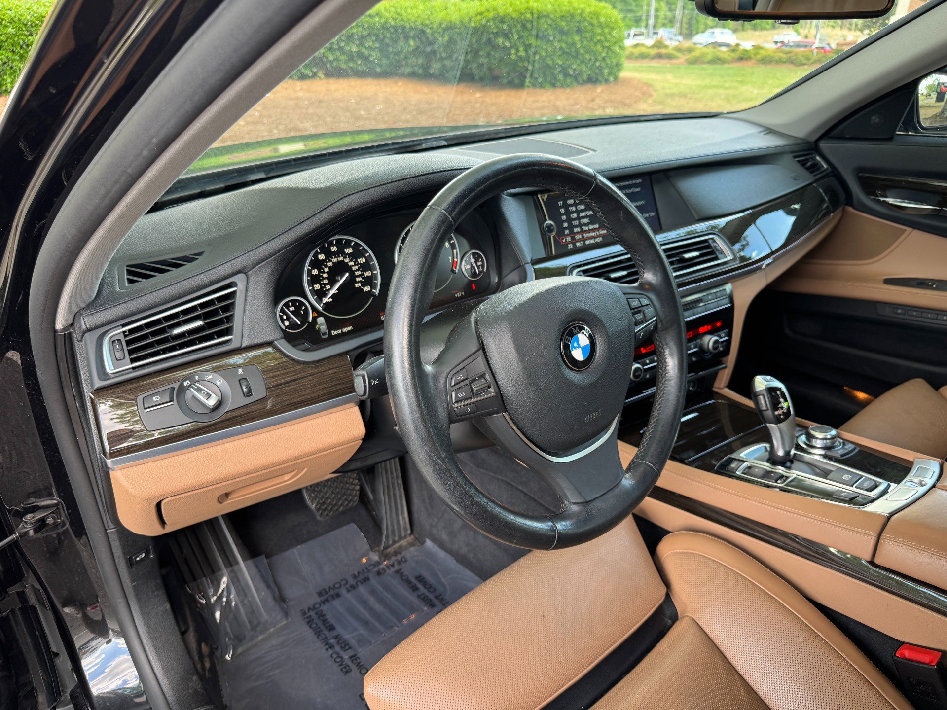 Used 2012 BMW 750Li image 24