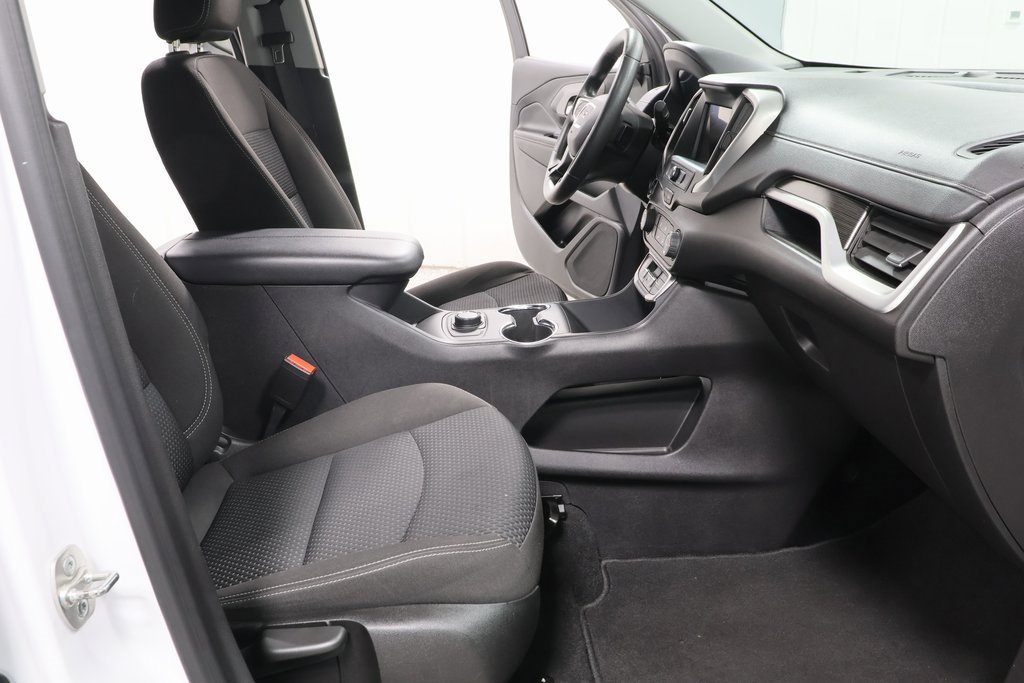 Used 2024 GMC Terrain SLE image 29