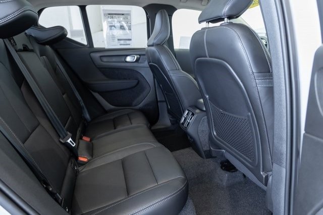 New 2025 Volvo XC40 B5 Plus image 14