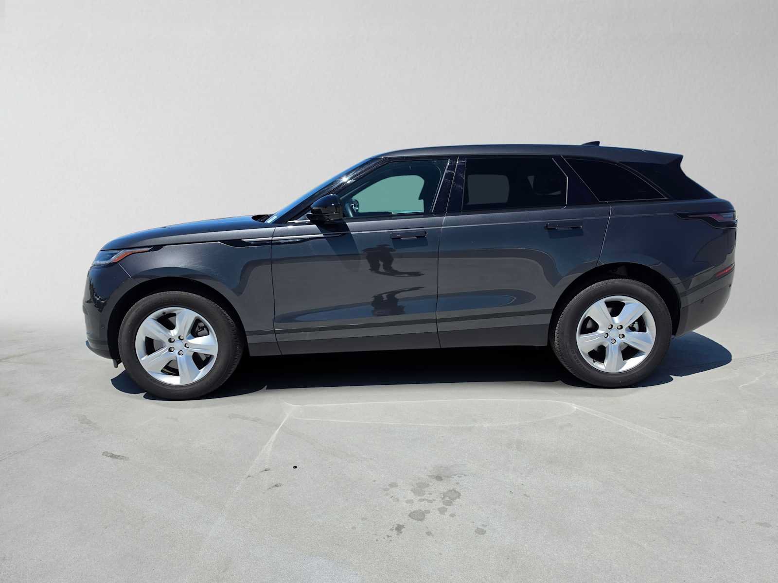 Used 2026 Land Rover Range Rover Velar S AWD/4WD image 2