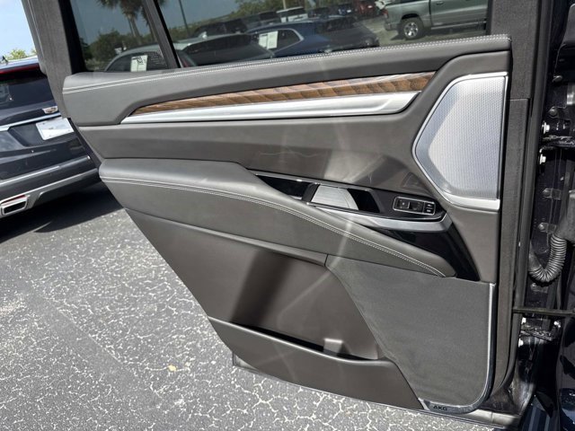 Certified 2025 Cadillac Escalade Premium Luxury Platinum image 16