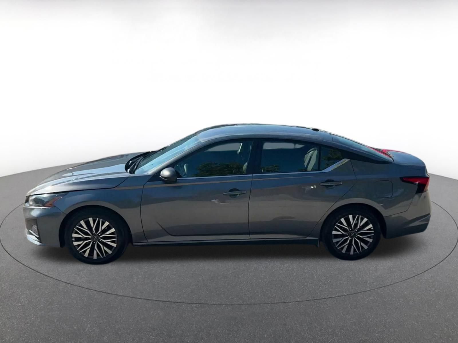 Used 2026 Nissan Altima 2.5 SV FWD image 8