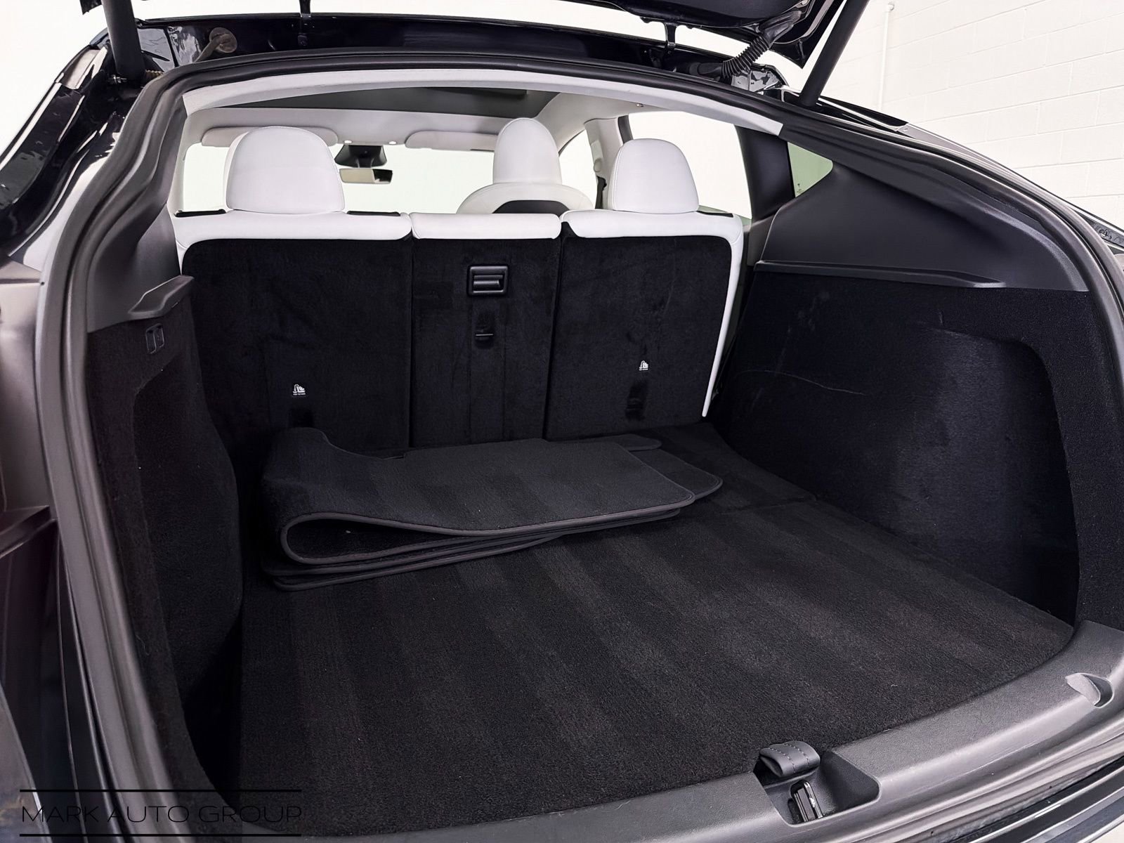 Used 2024 Tesla Model Y Long Range image 26