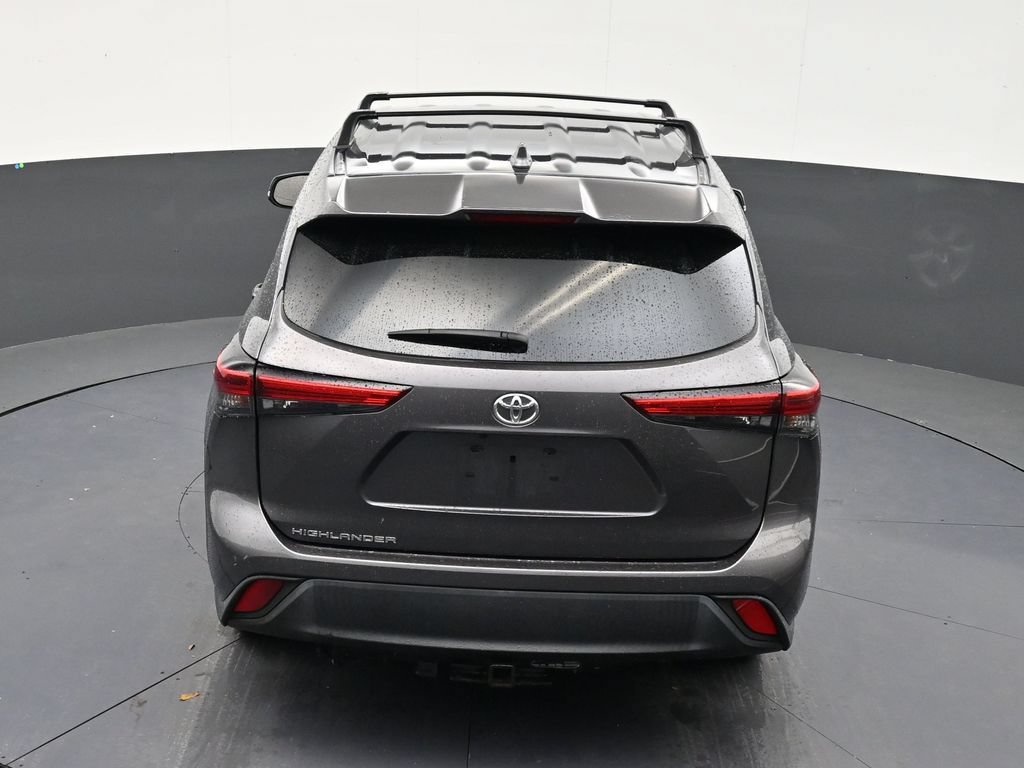 Used 2021 Toyota Highlander L FWD image 14