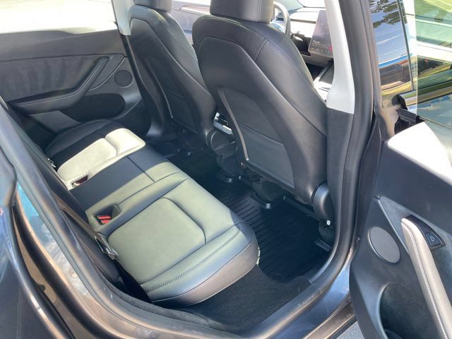 Used 2024 Tesla Model Y Long Range AWD/4WD image 19