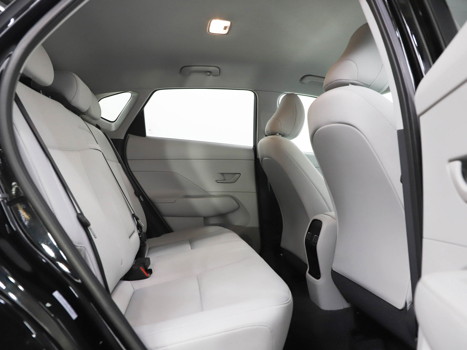 Used 2025 Hyundai Kona SEL image 12