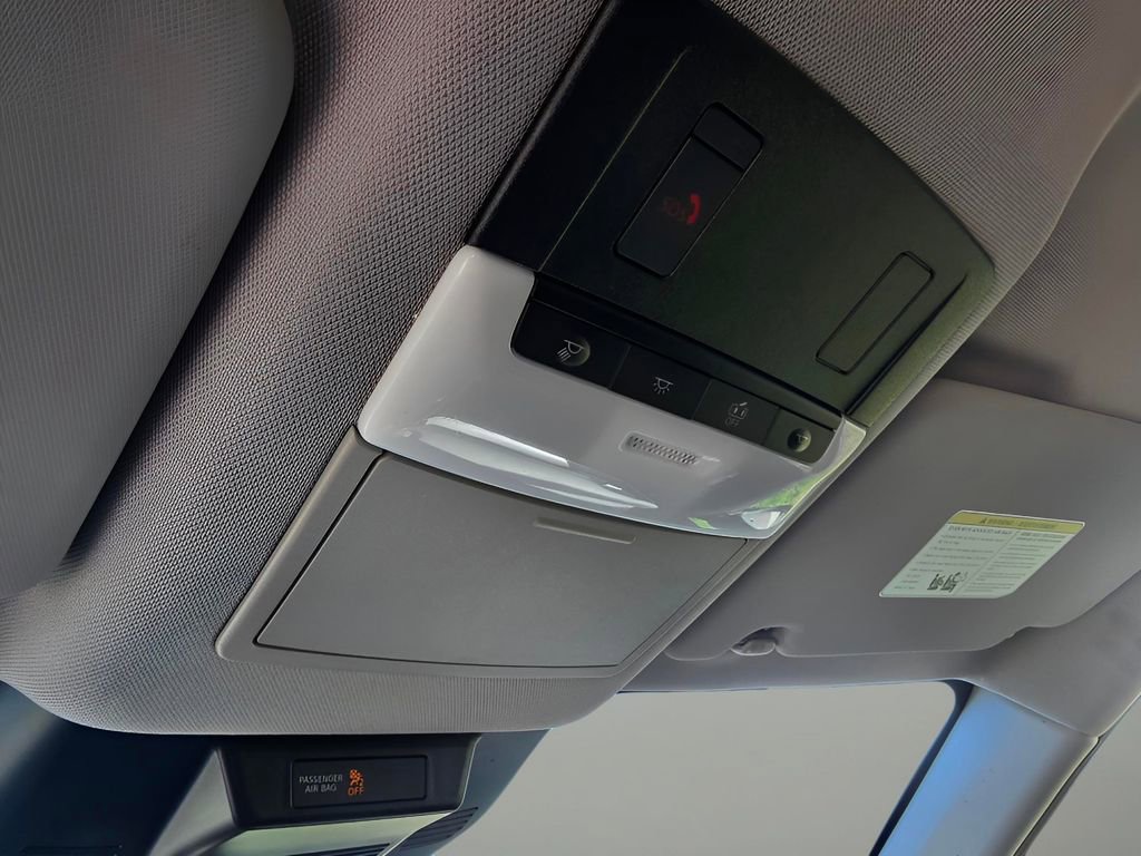 Used 2024 Nissan Rogue SV image 24