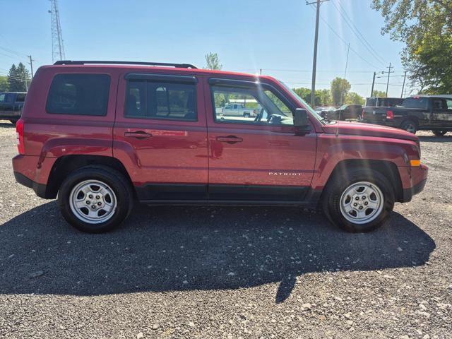 Used 2014 Jeep Patriot Sport w/ Power Value Group image 4