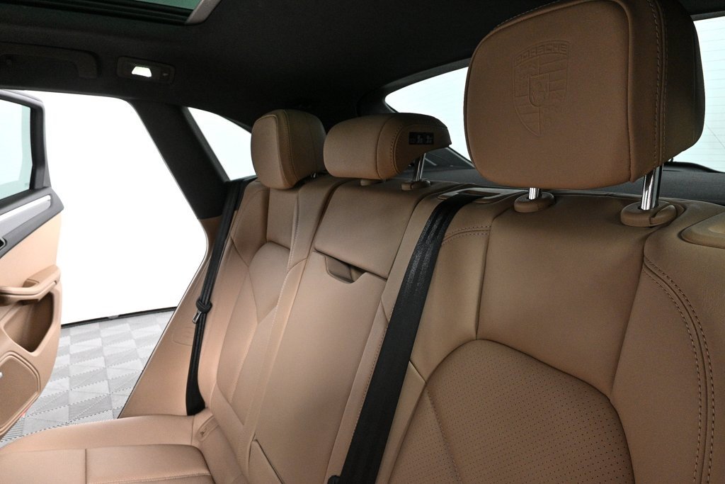 New 2026 Porsche Macan image 23