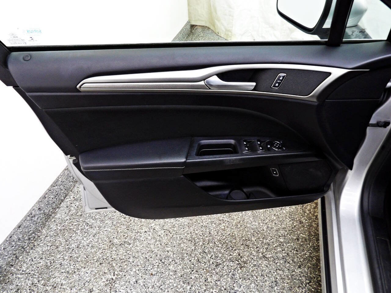 Used 2018 Ford Fusion SE image 7