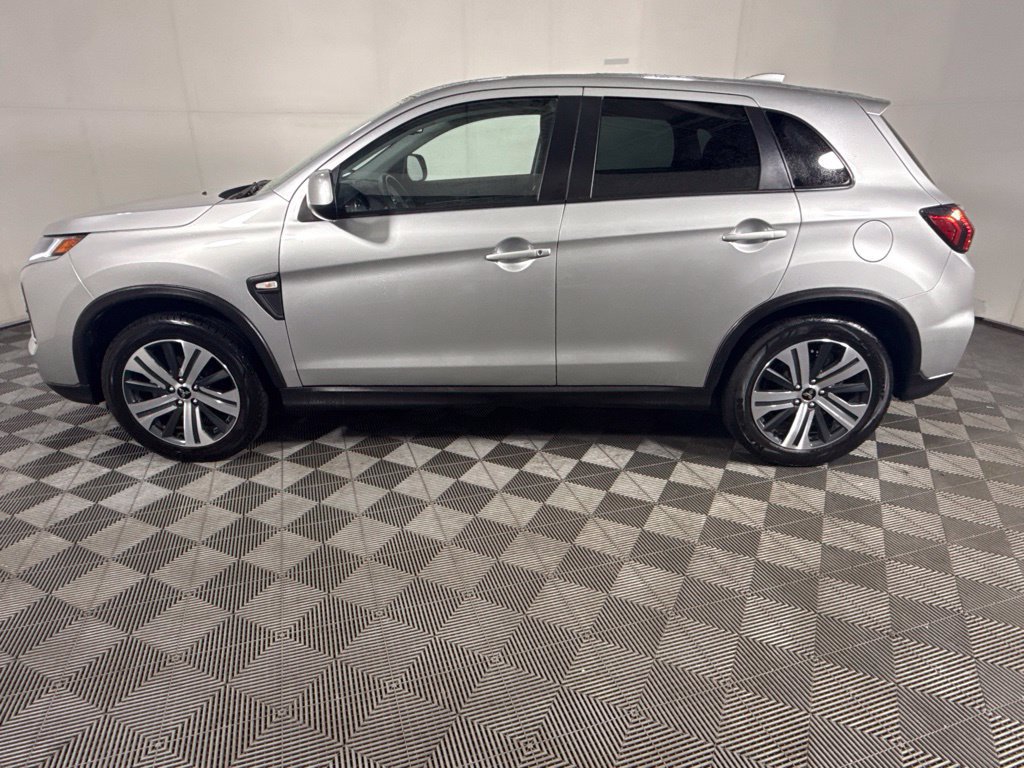 Used 2025 Mitsubishi Outlander Sport AWD image 6