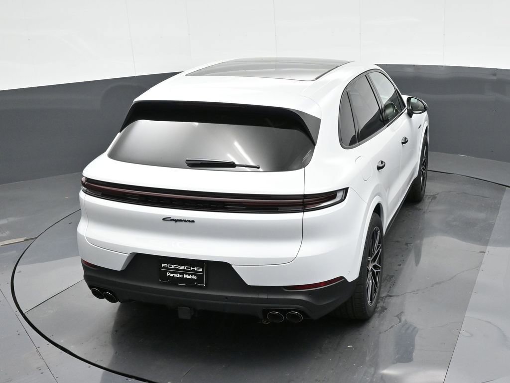Used 2025 Porsche Cayenne E-Hybrid image 29