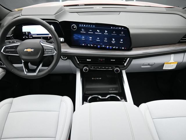 New 2025 Chevrolet Suburban Premier AWD/4WD image 18