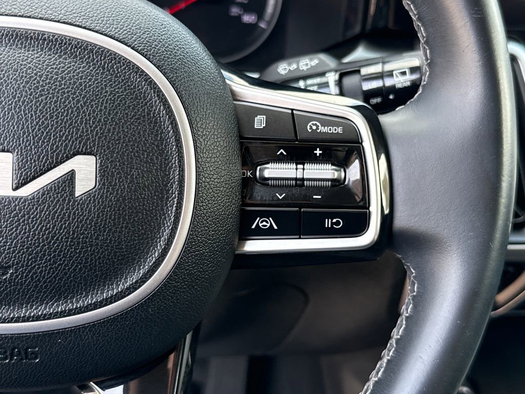 Used 2022 Kia Sorento S image 16