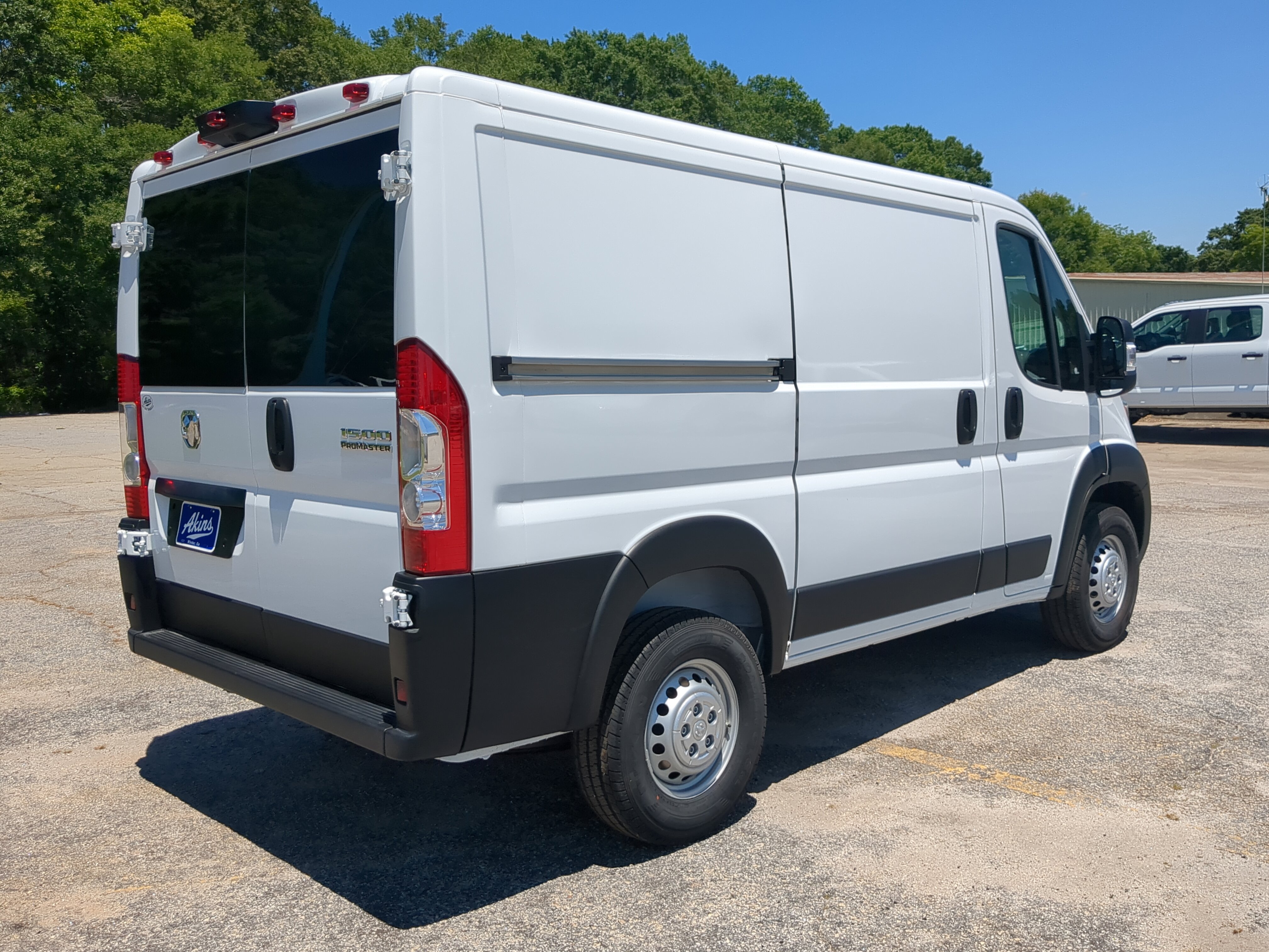 New 2026 RAM ProMaster 1500 w/ Storage Group FWD image 3