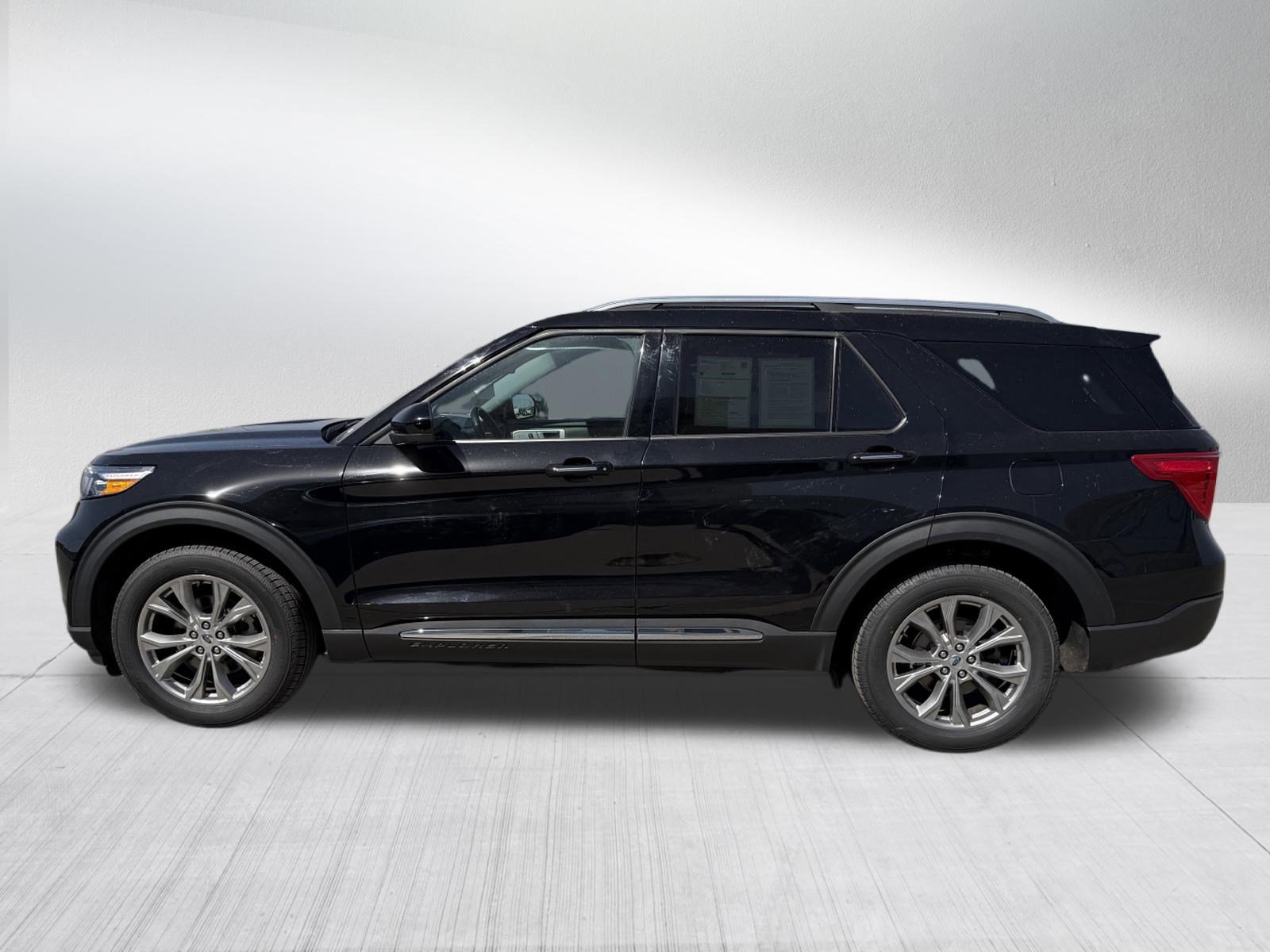 Certified 2023 Ford Explorer Limited w/ Class IV Trailer Tow Package AWD/4WD image 4