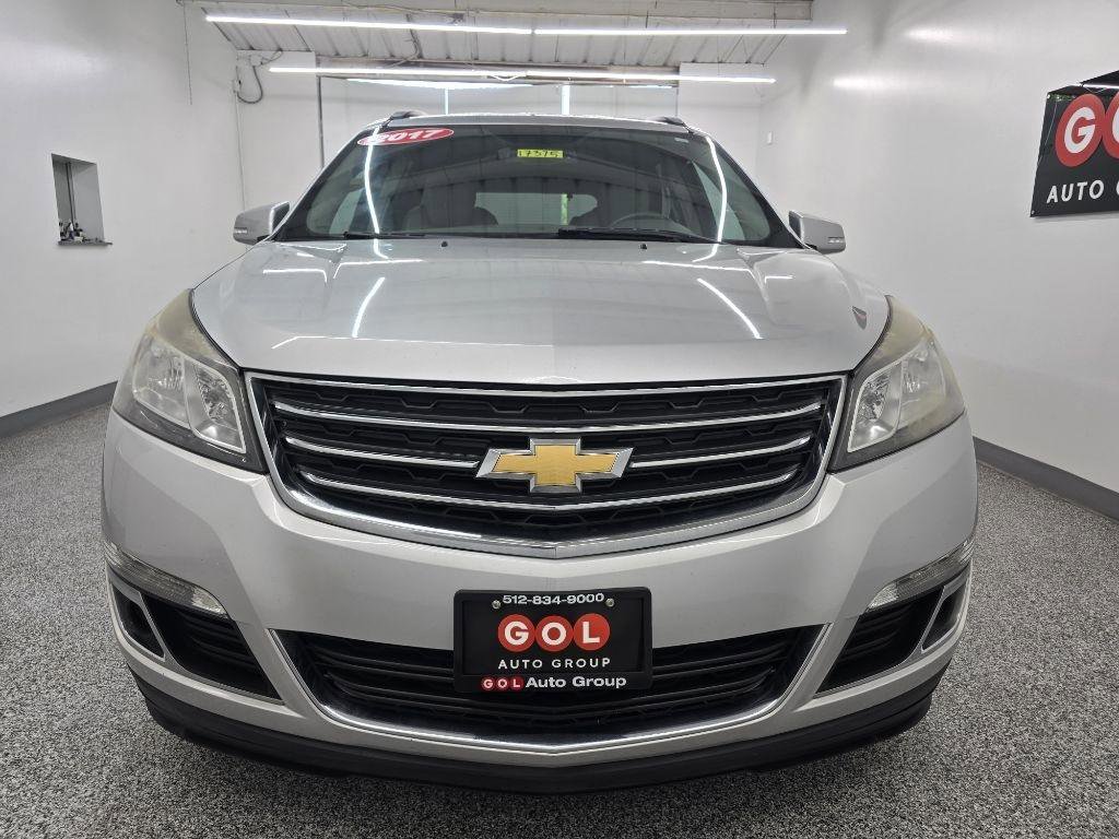 Used 2017 Chevrolet Traverse LT FWD image 2