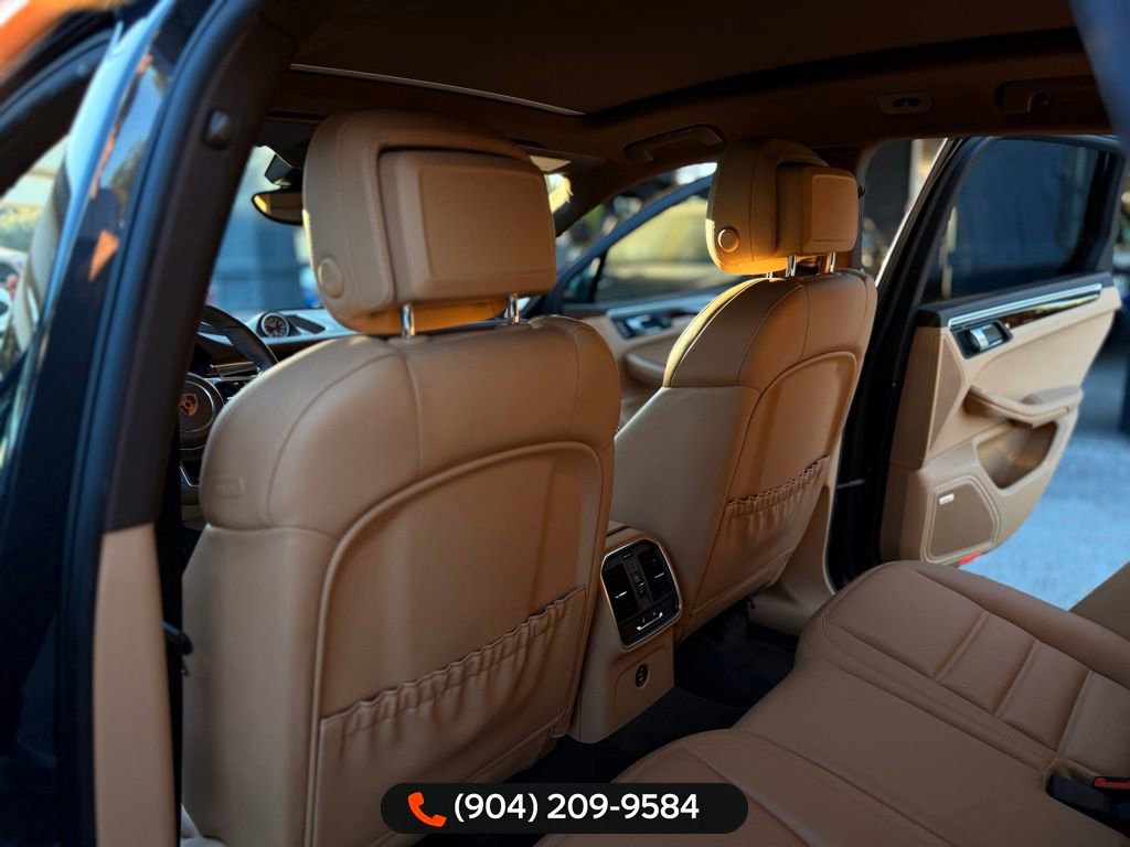 Used 2018 Porsche Macan S image 26