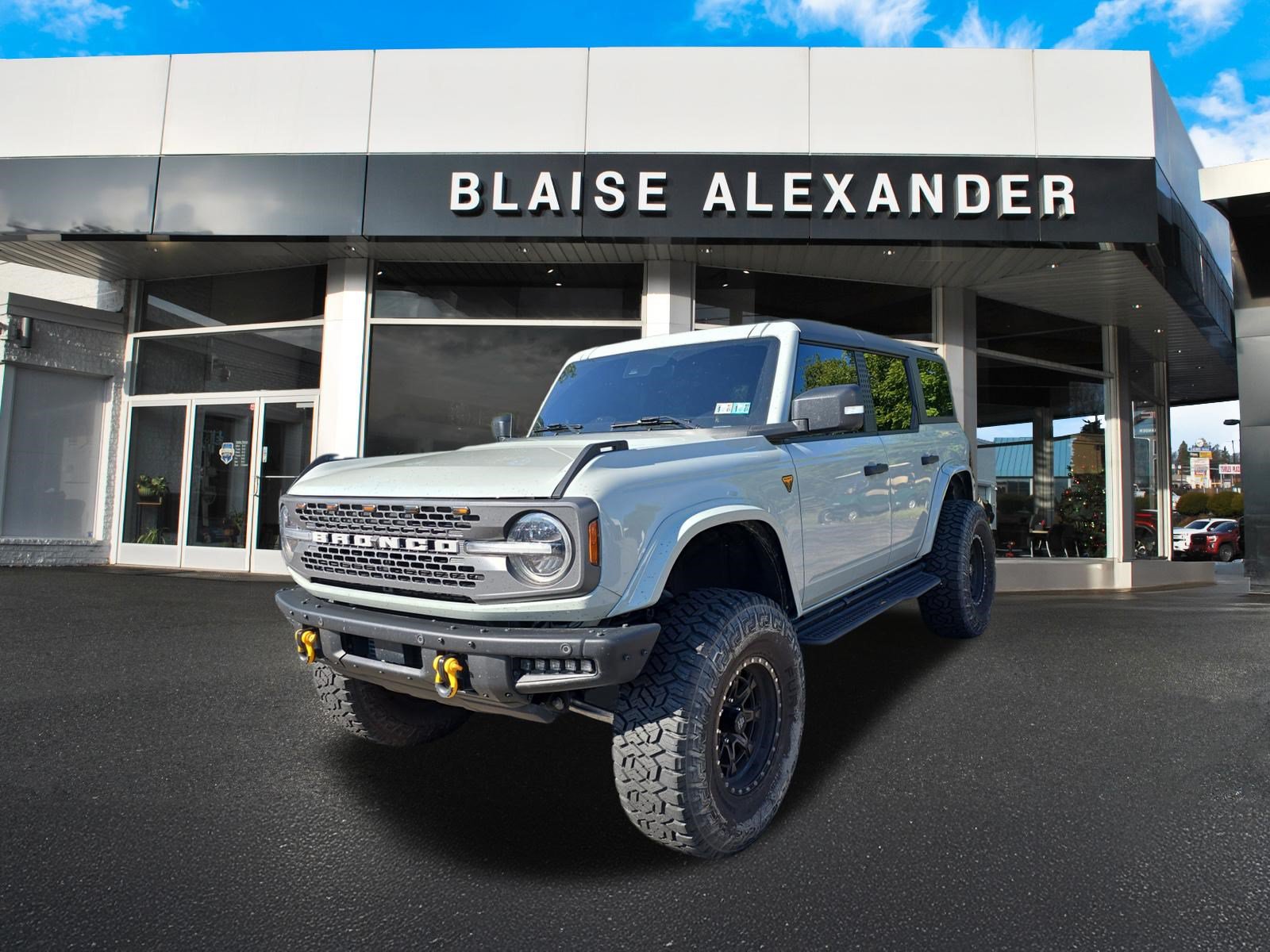 Used 2023 Ford Bronco Badlands w/ Sasquatch Package AWD/4WD image 9