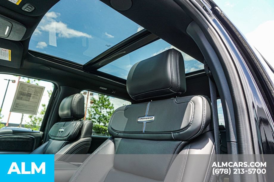 Used 2025 Ford F450 Platinum w/ FX4 Off-Road Package image 18