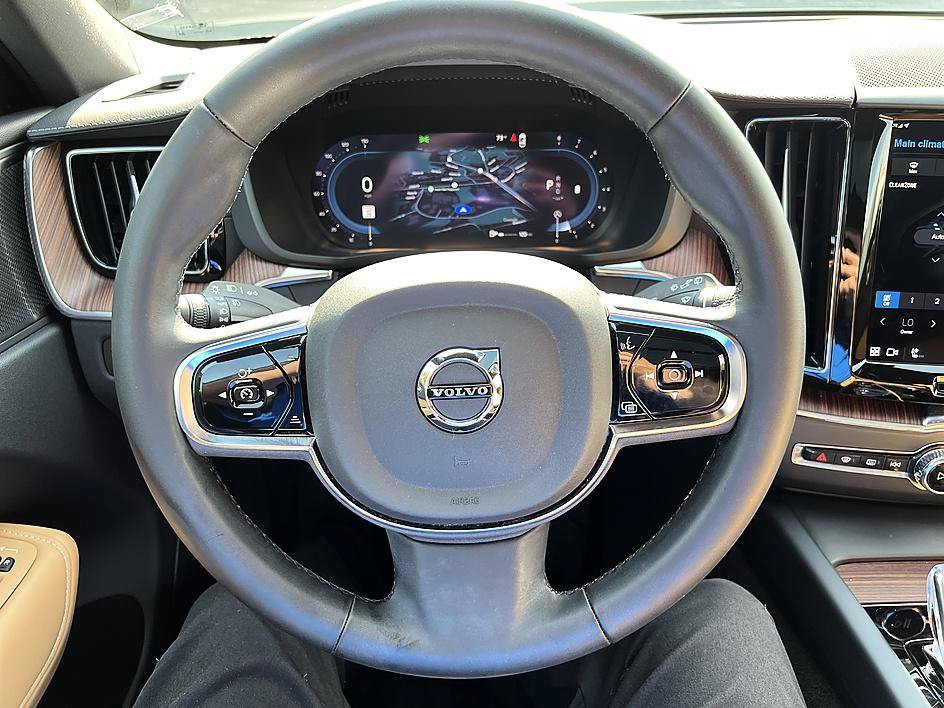 Used 2024 Volvo XC60 B5 Ultimate w/ Protection Package Premier AWD/4WD image 14