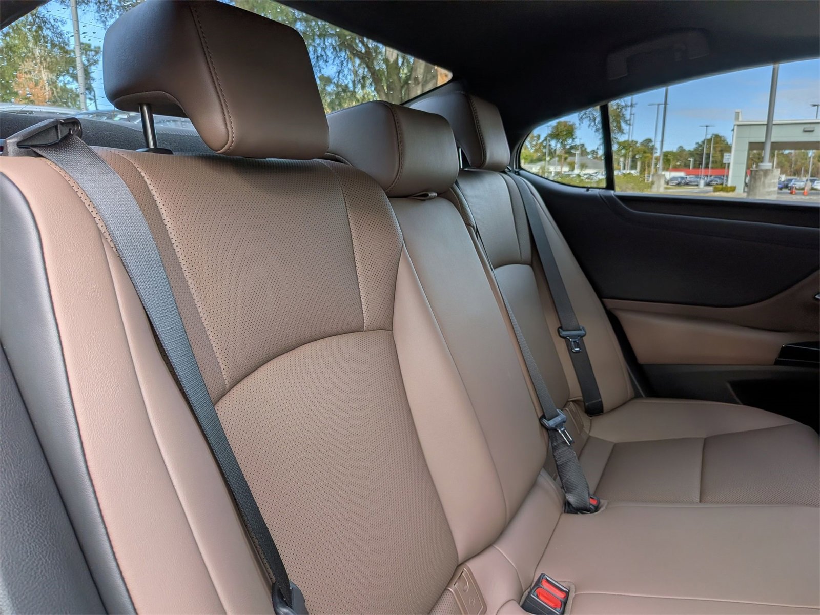 Used 2024 Lexus ES 350 w/ Premium Package image 34