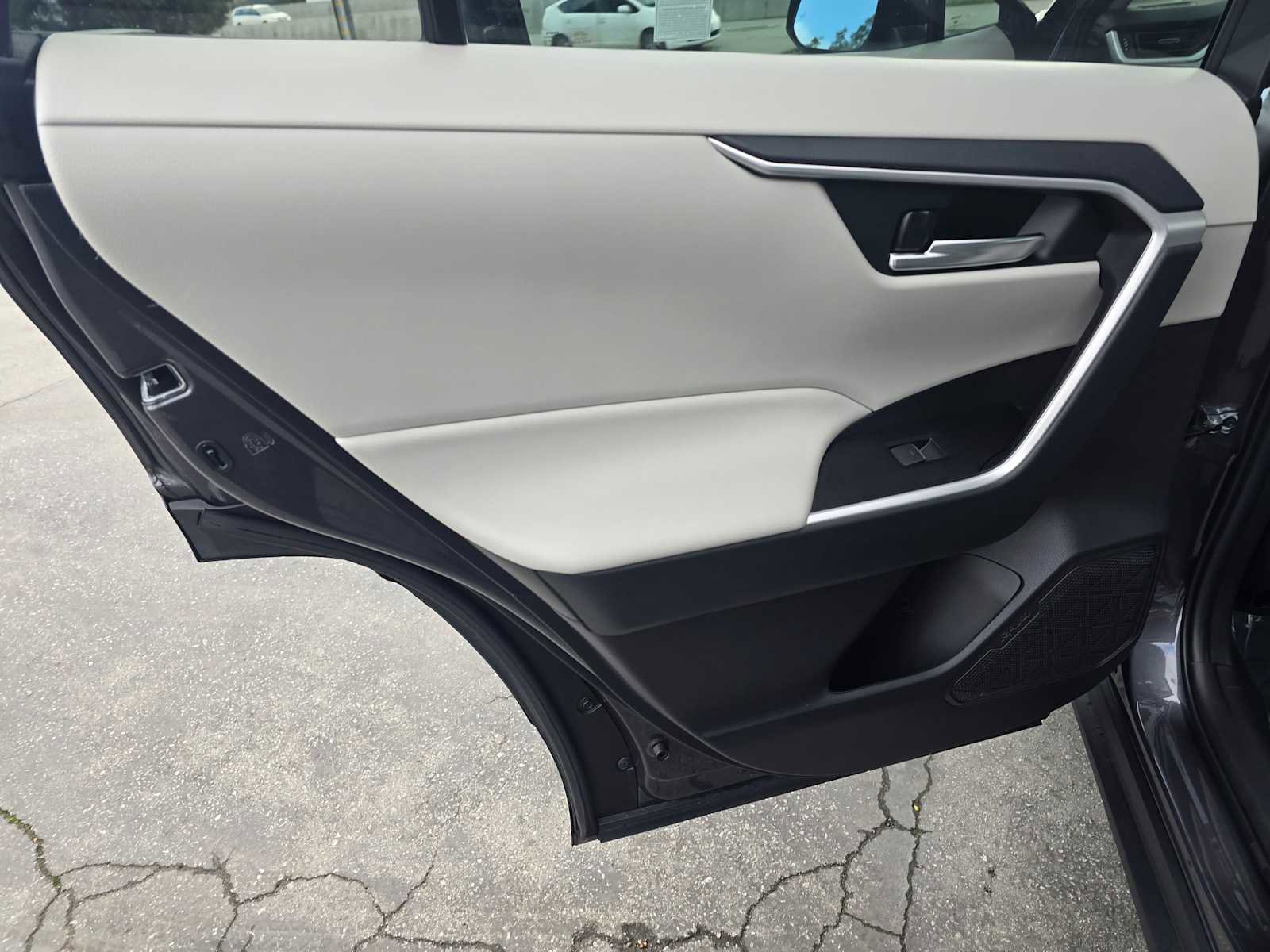 Used 2025 Toyota RAV4 XLE Premium image 19