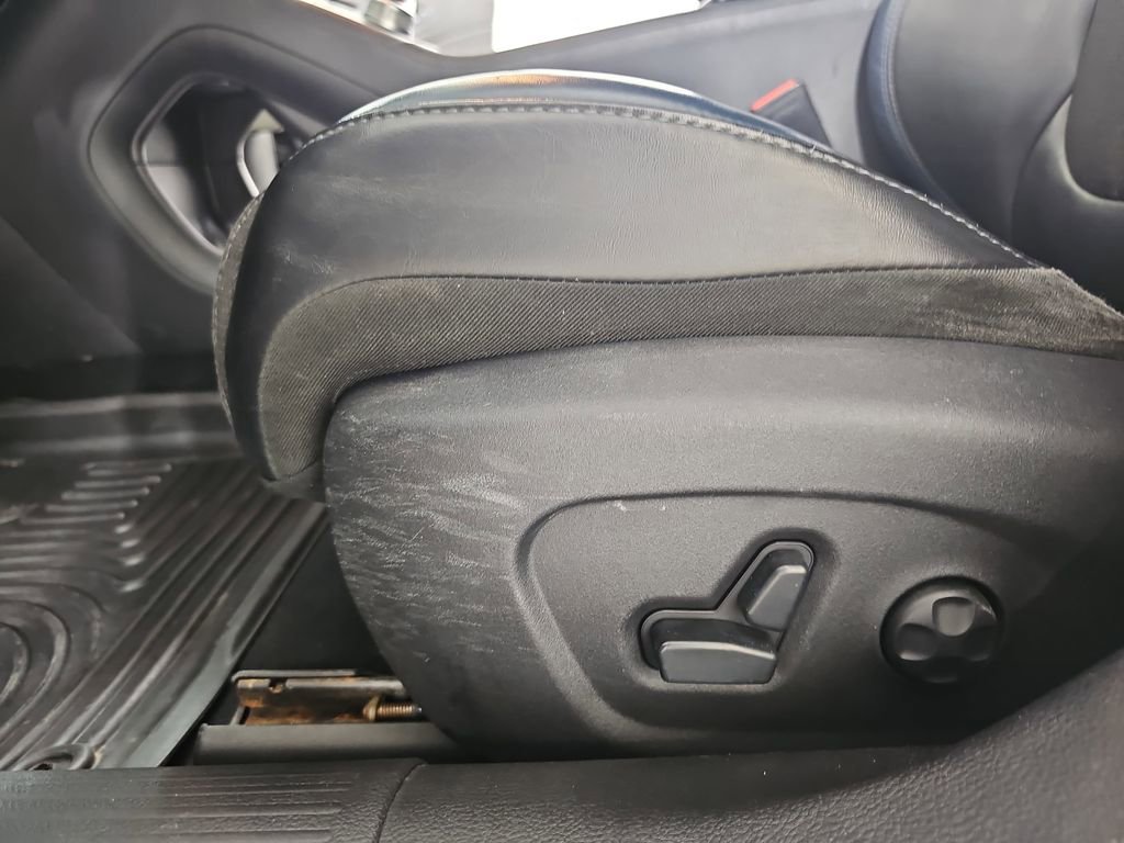 Used 2015 Chrysler 200 S w/ Navigation & Sound Group I image 34