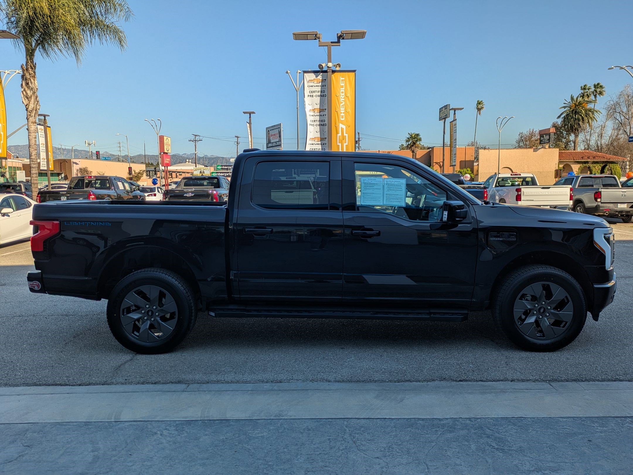 Used 2023 Ford F150 Lightning Lariat image 7